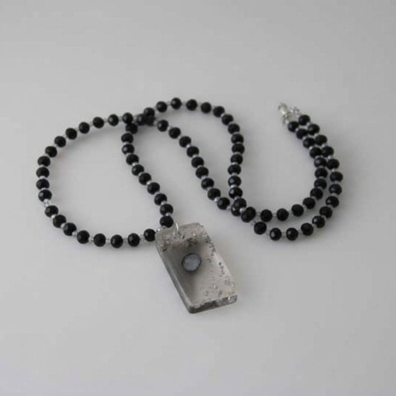 Μενταγιόν Απο Υγρο Γυαλί "Black Mystery"