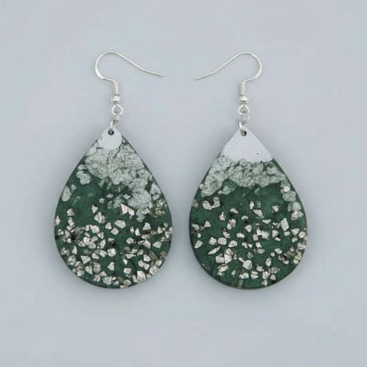 Χειροποίητα Σκουλαρίκια από Υγρό Γυαλί με Ασημί Νιφάδες